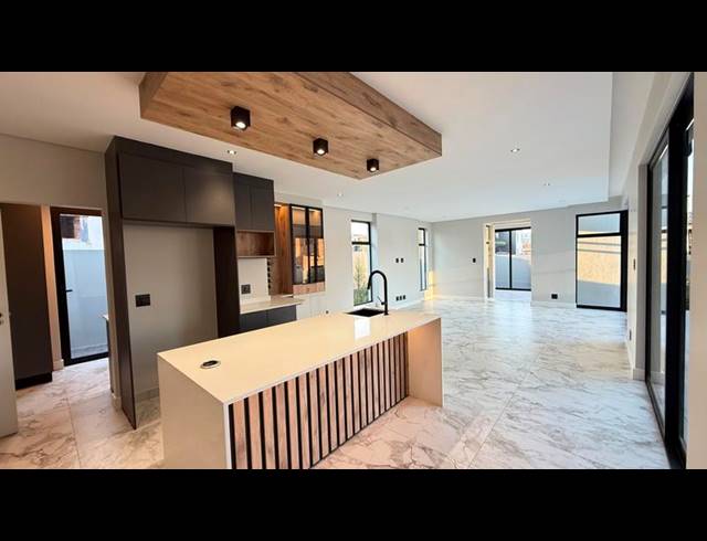4 BEDROOM HOUSE FOR SALE IN FOUNTAINBROOK ESTATE